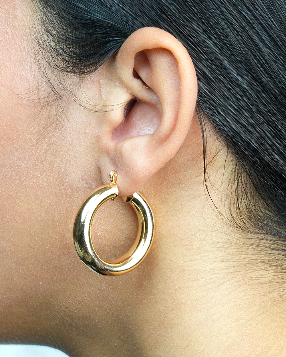 Thick Lever Back Hoop Earrings in 18K Gold