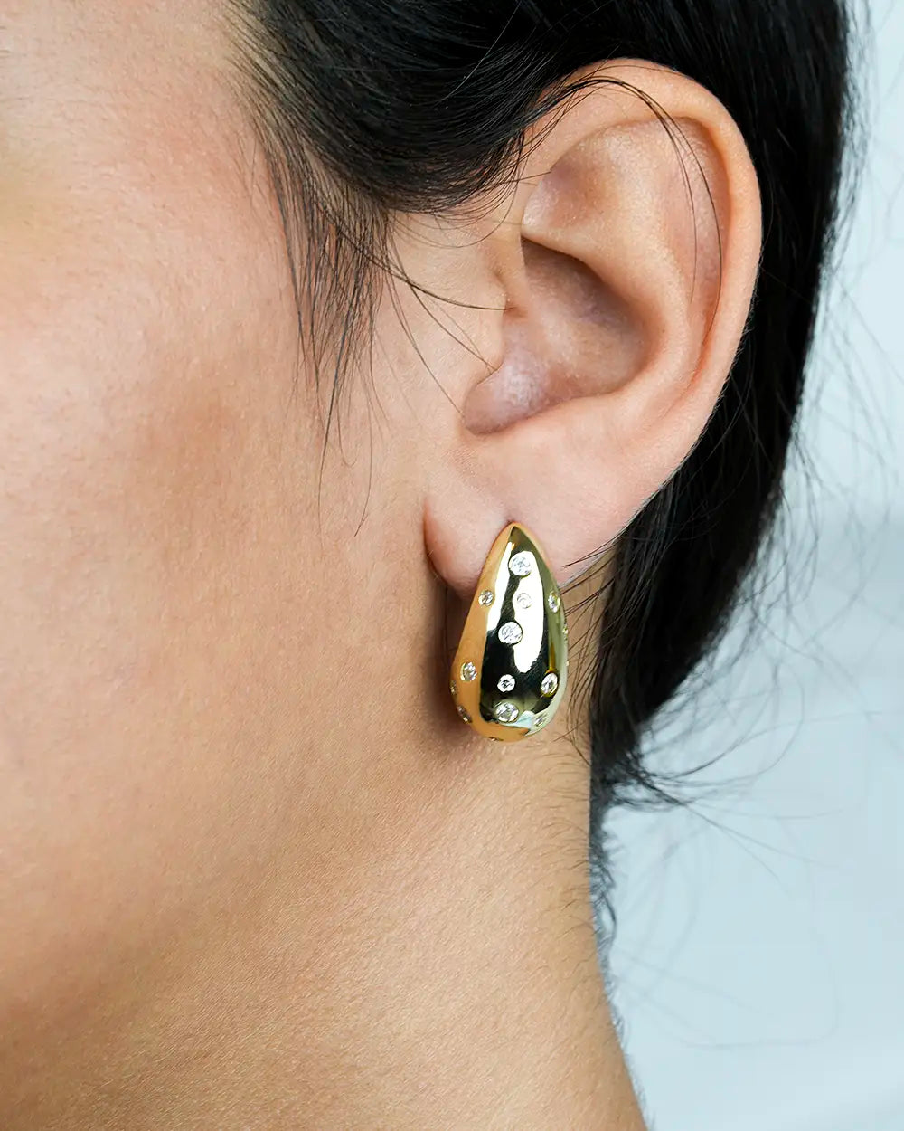 Model-Image Elegant TearDrop CZ Stone Stud Gold-Filled EG2400107