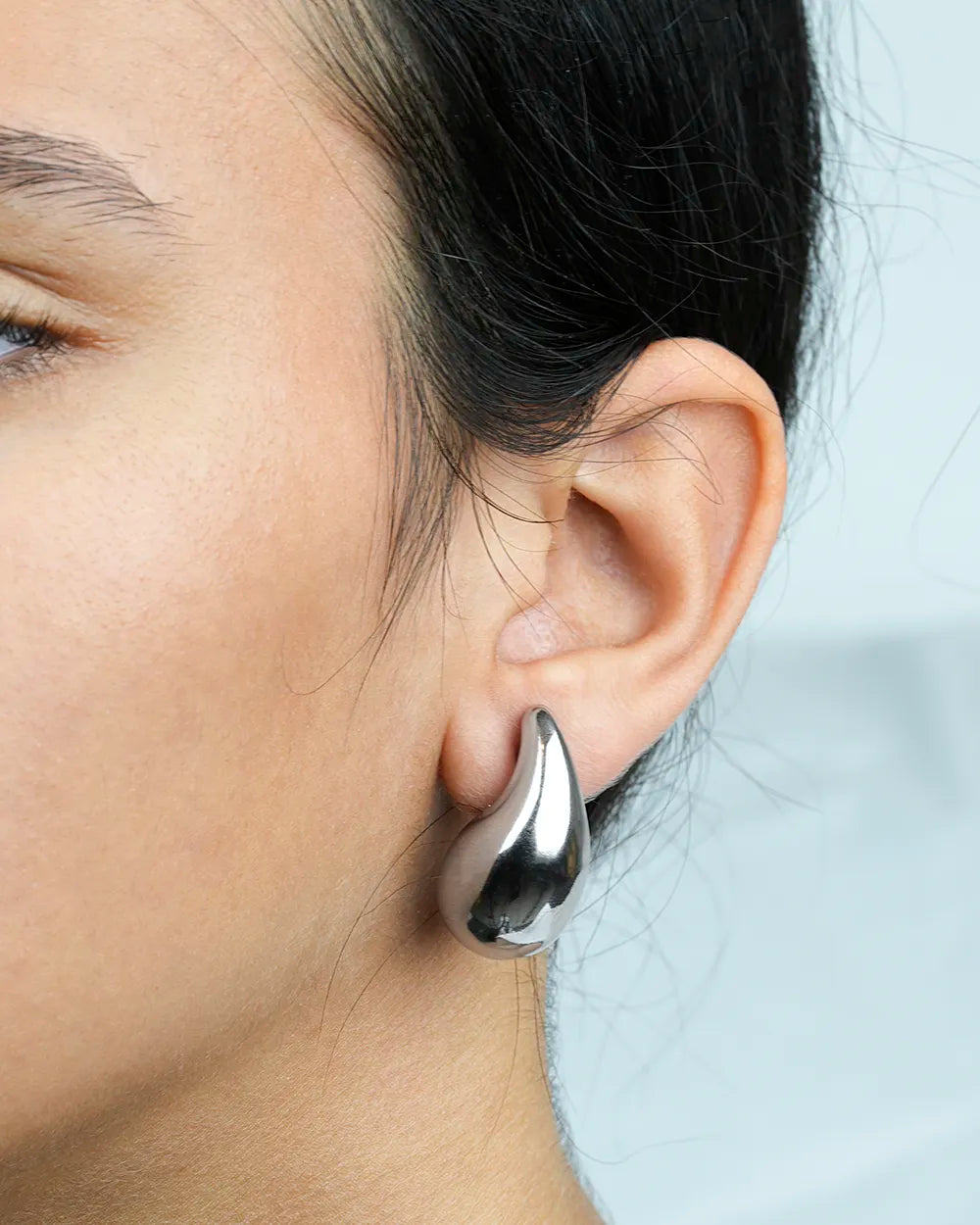 Model Image X-Small Statement Teardrop Earrings Silver Plated ES2400046