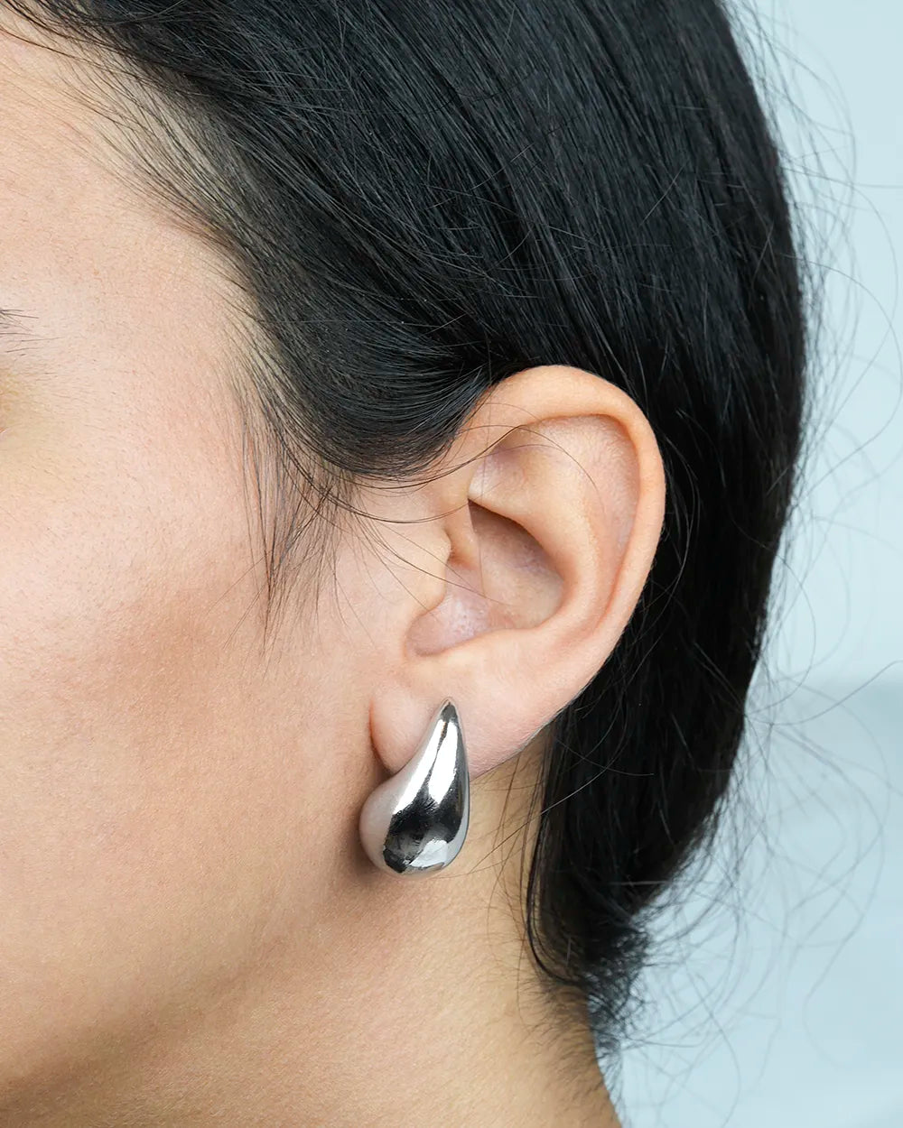 Model Image Small Statement Teardrop Earrings Silver Plated ES2400061